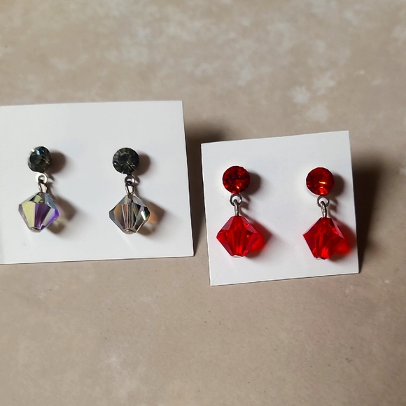 Elegant Red and green clear crystal aurora beads Earrings - Picture 3 of 17